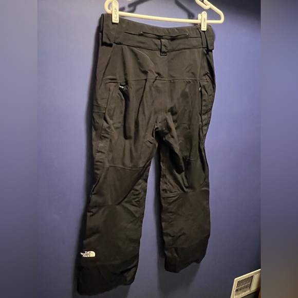 The North Face Futurelight snow pants. Size S/P short. Men’s. Black. unisex